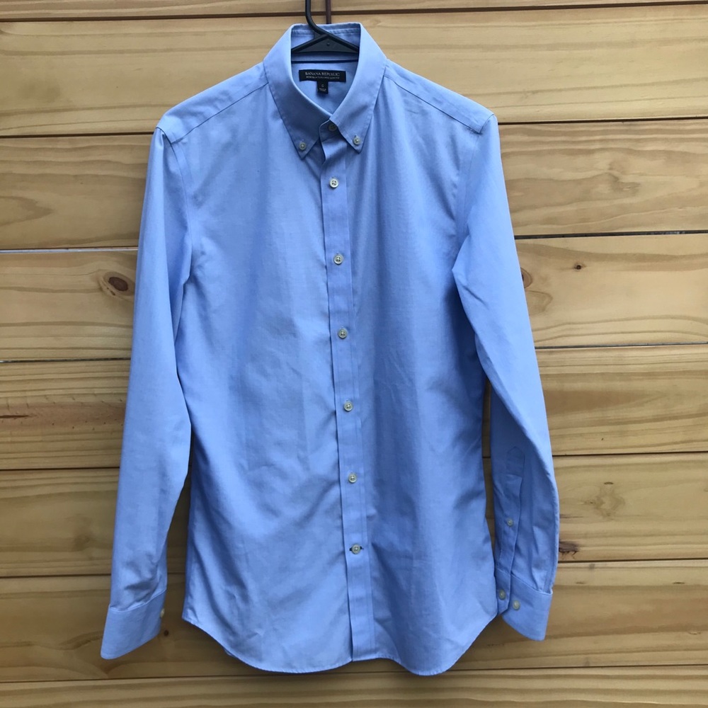 Banana Republic non-iron tailored slim fit shirt.